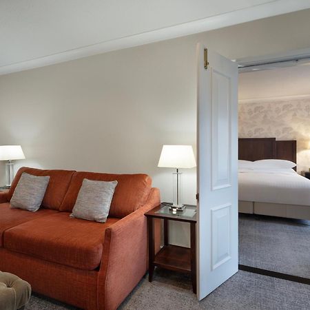 Delta Hotels By Marriott Tudor Park Country Club Maidstone Exteriér fotografie