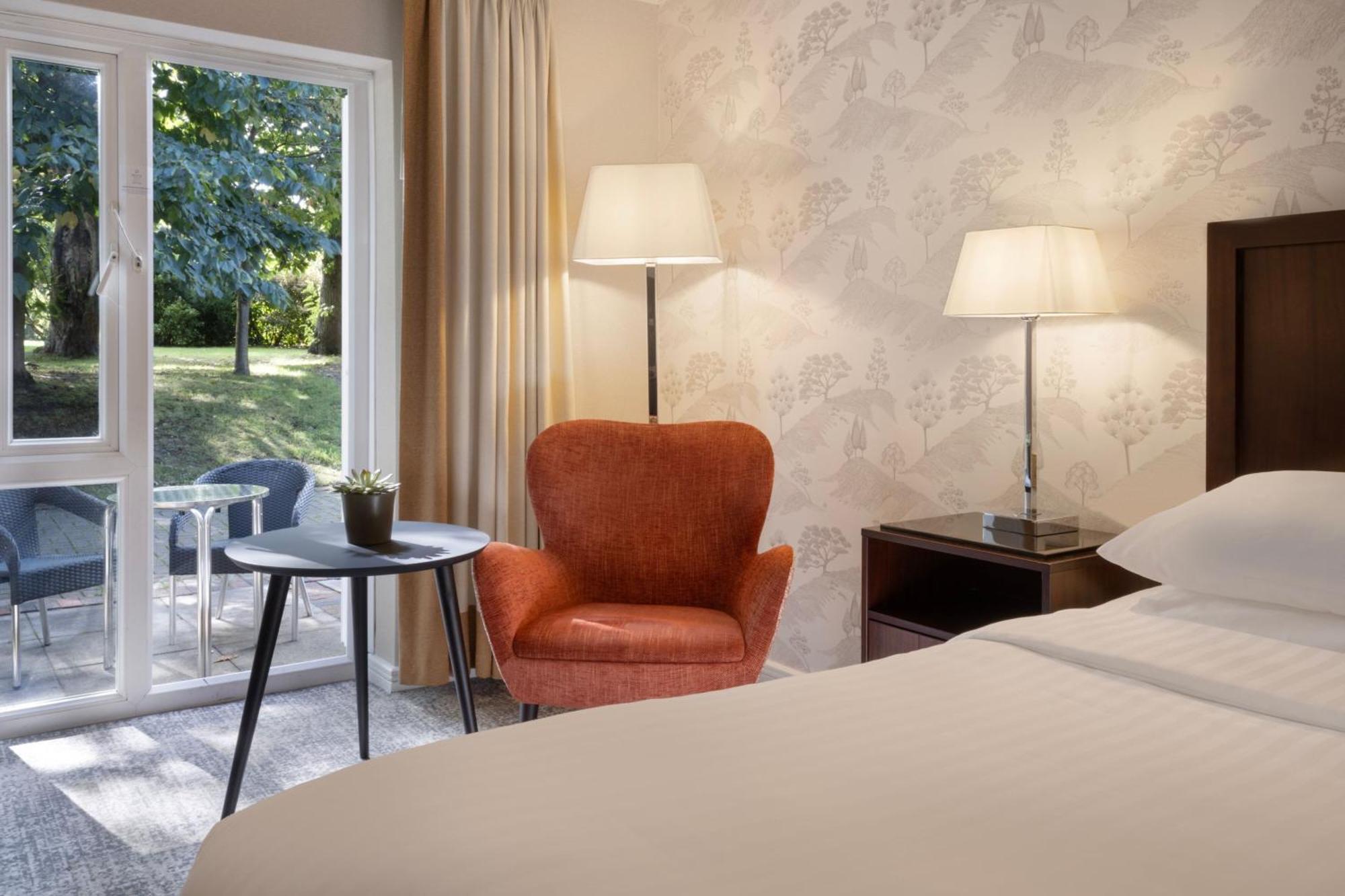 Delta Hotels By Marriott Tudor Park Country Club Maidstone Exteriér fotografie