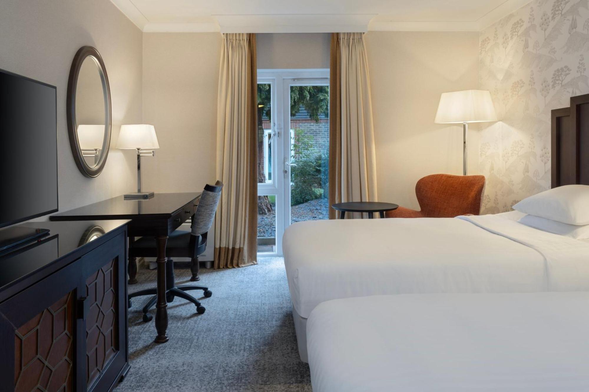 Delta Hotels By Marriott Tudor Park Country Club Maidstone Exteriér fotografie