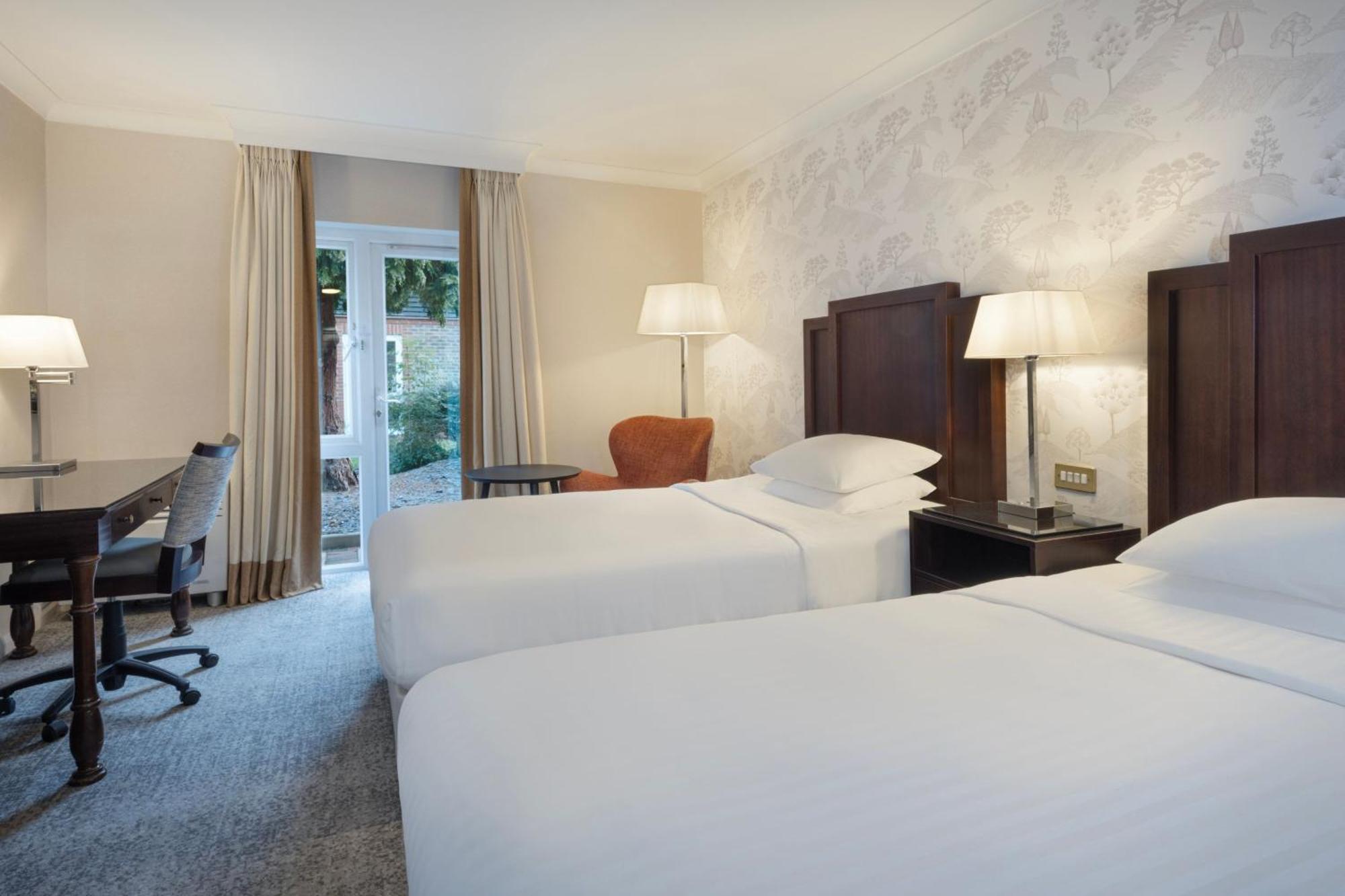 Delta Hotels By Marriott Tudor Park Country Club Maidstone Exteriér fotografie
