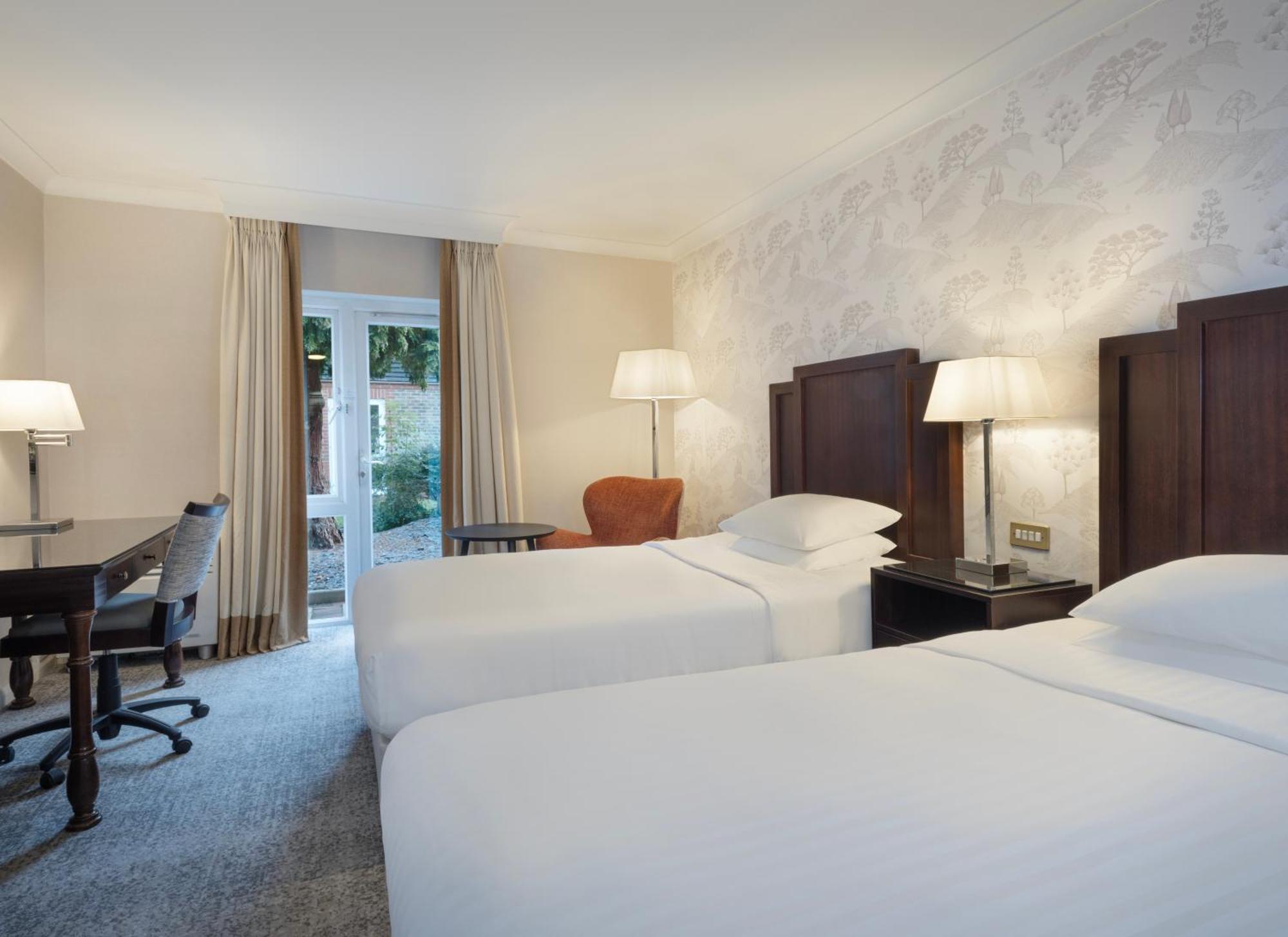 Delta Hotels By Marriott Tudor Park Country Club Maidstone Exteriér fotografie