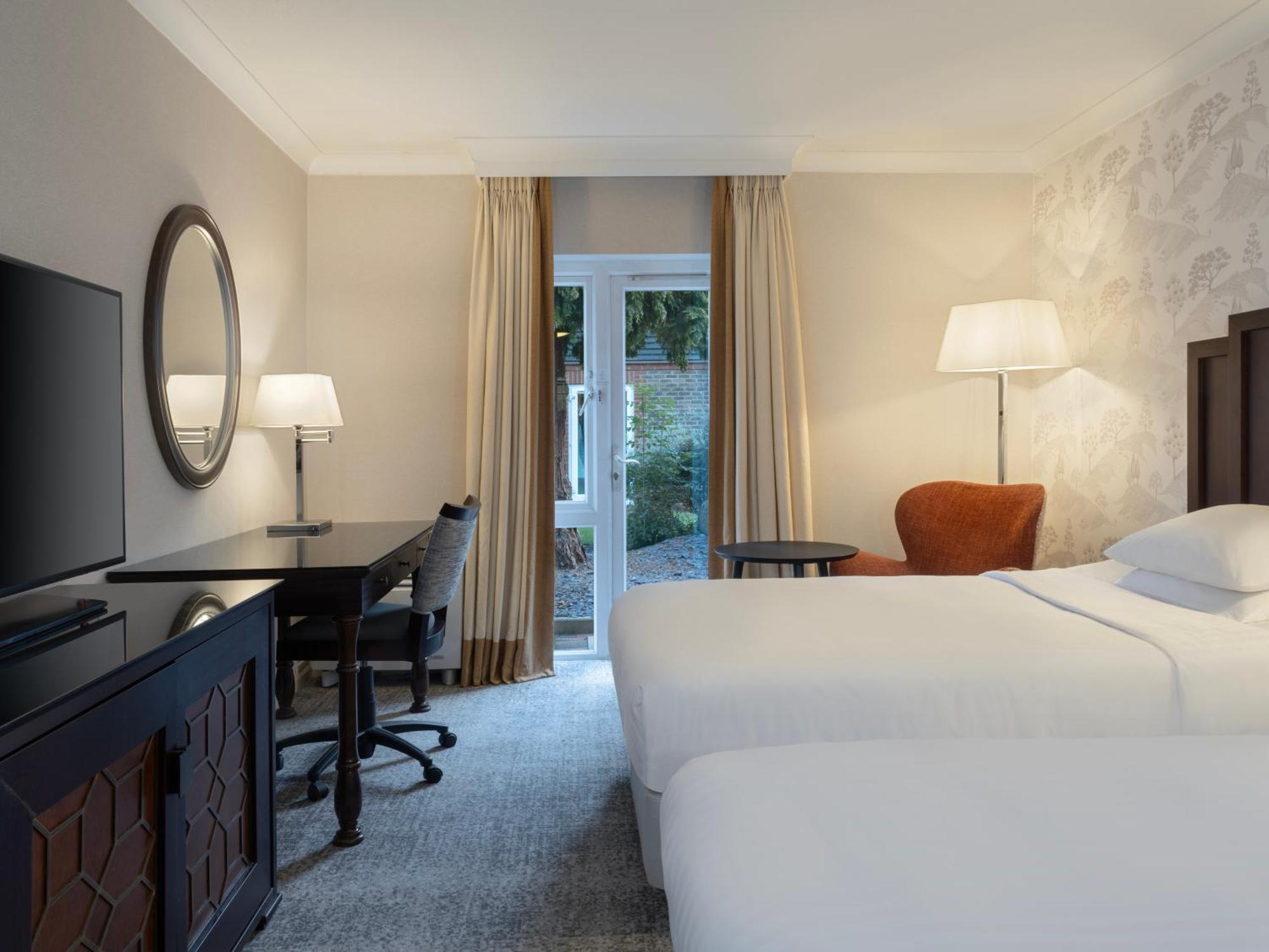 Delta Hotels By Marriott Tudor Park Country Club Maidstone Exteriér fotografie