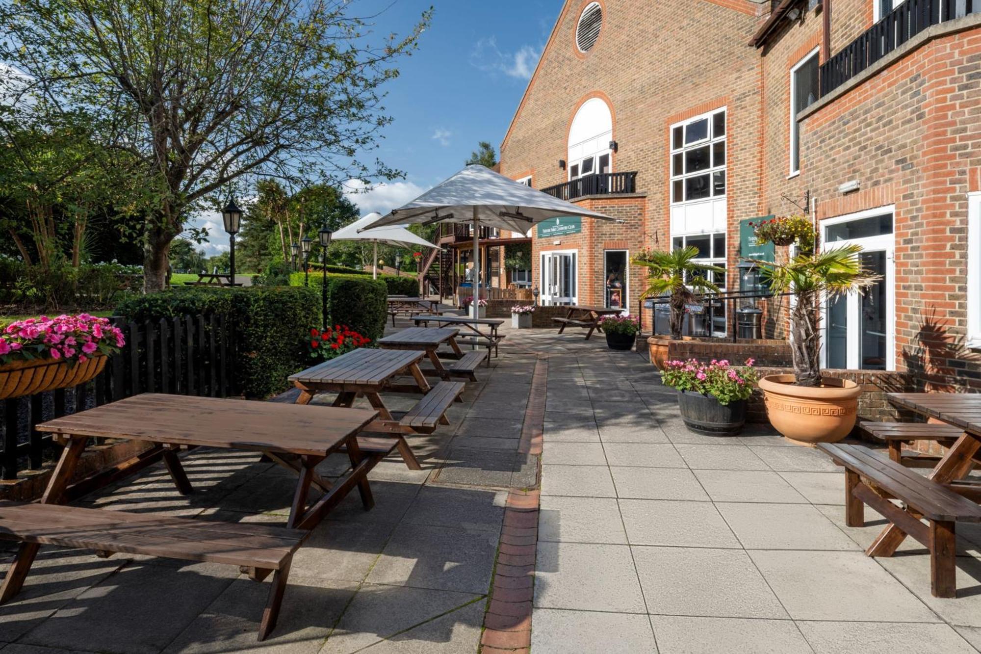 Delta Hotels By Marriott Tudor Park Country Club Maidstone Exteriér fotografie