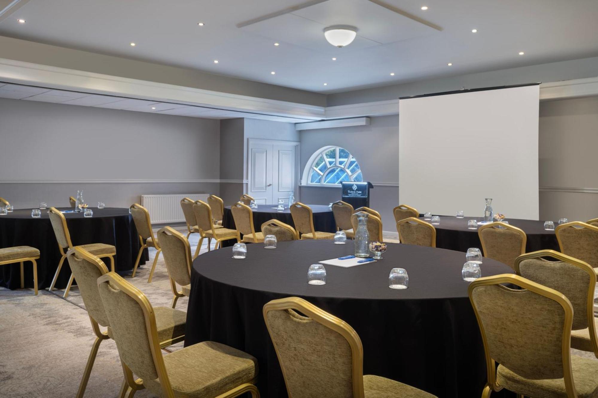 Delta Hotels By Marriott Tudor Park Country Club Maidstone Exteriér fotografie