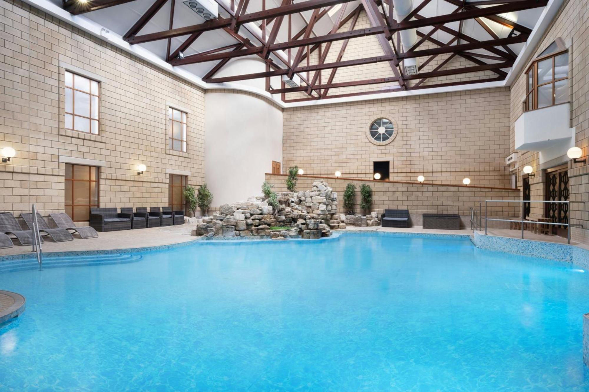Delta Hotels By Marriott Tudor Park Country Club Maidstone Exteriér fotografie